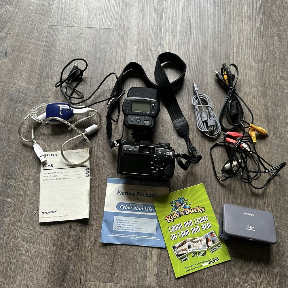 Sony Cyber-shot DSC-V3 7.2MP Digital Camera, Sony HVL-F32X Flash, Charger, Case